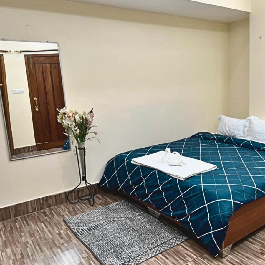 Iranyai Homestay Imphal Extérieur photo