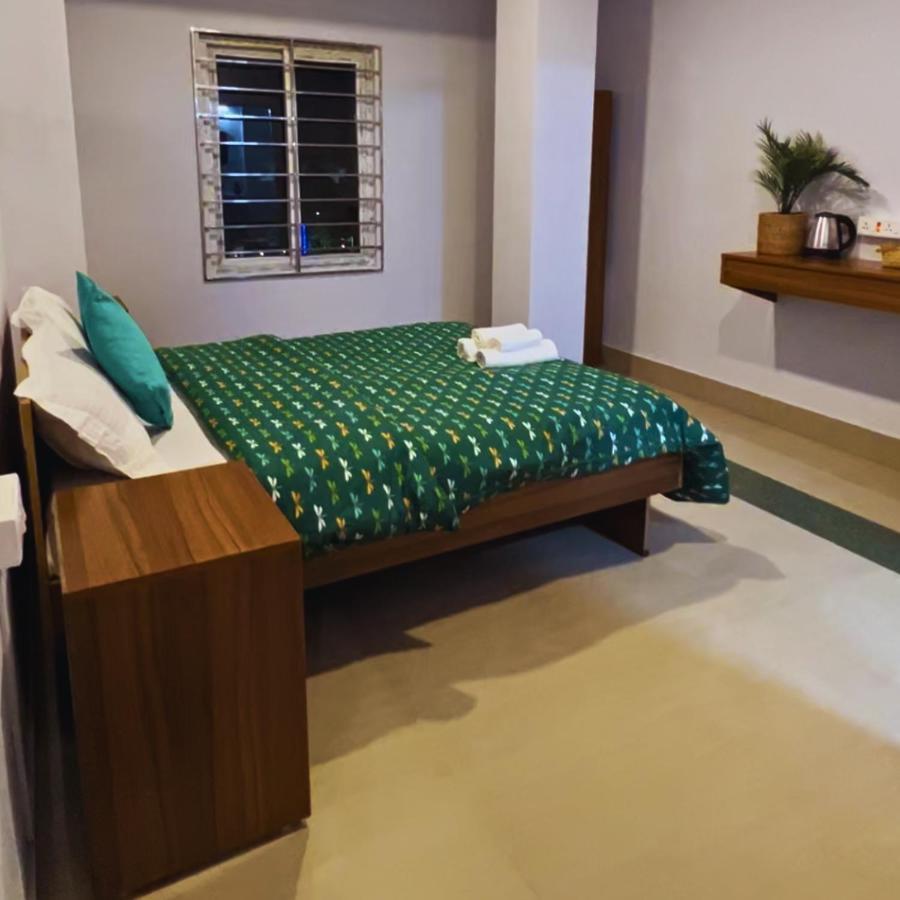 Iranyai Homestay Imphal Extérieur photo
